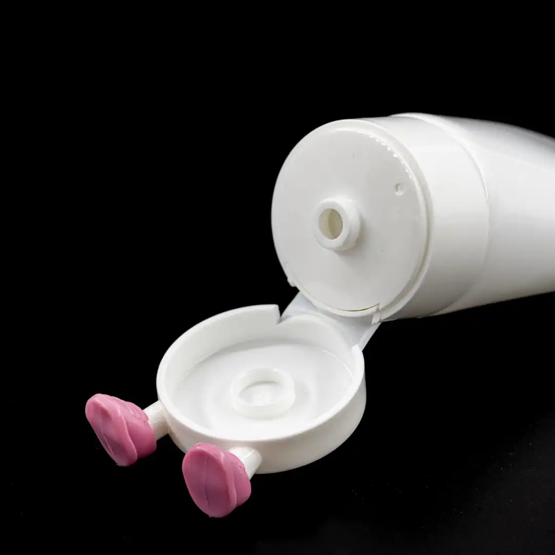 Flip-top kapaklı plastik krem tüpü görsel 2